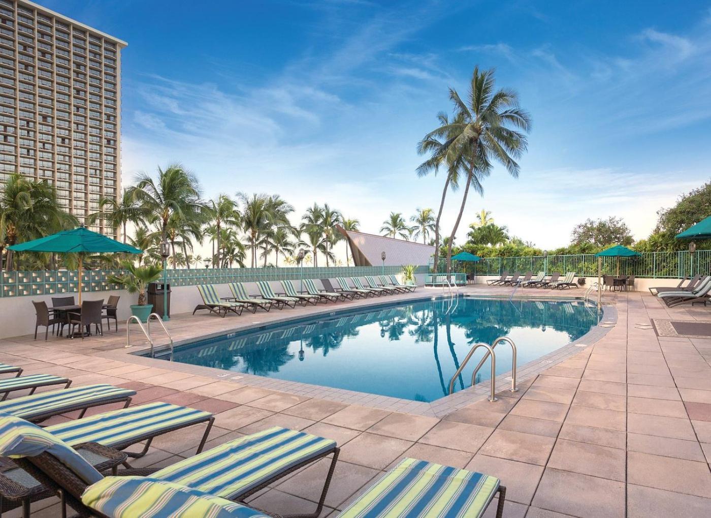 Panoramic Oceanview Resort - Full Kitchen In Each Room, 2 Swimming Pools, Onsite Restaurants, Fireworks Every Friday 檀香山 外观 照片