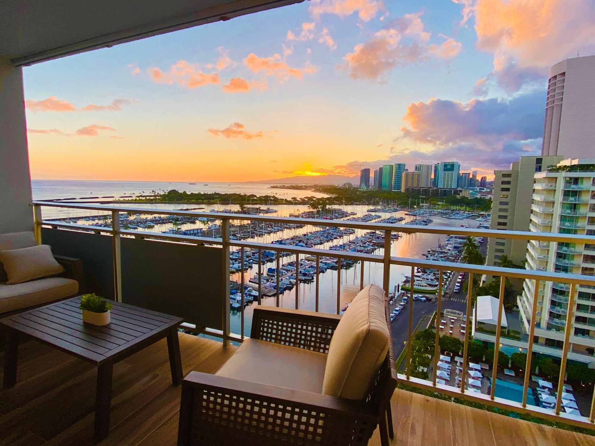 Panoramic Oceanview Resort - Full Kitchen In Each Room, 2 Swimming Pools, Onsite Restaurants, Fireworks Every Friday 檀香山 外观 照片