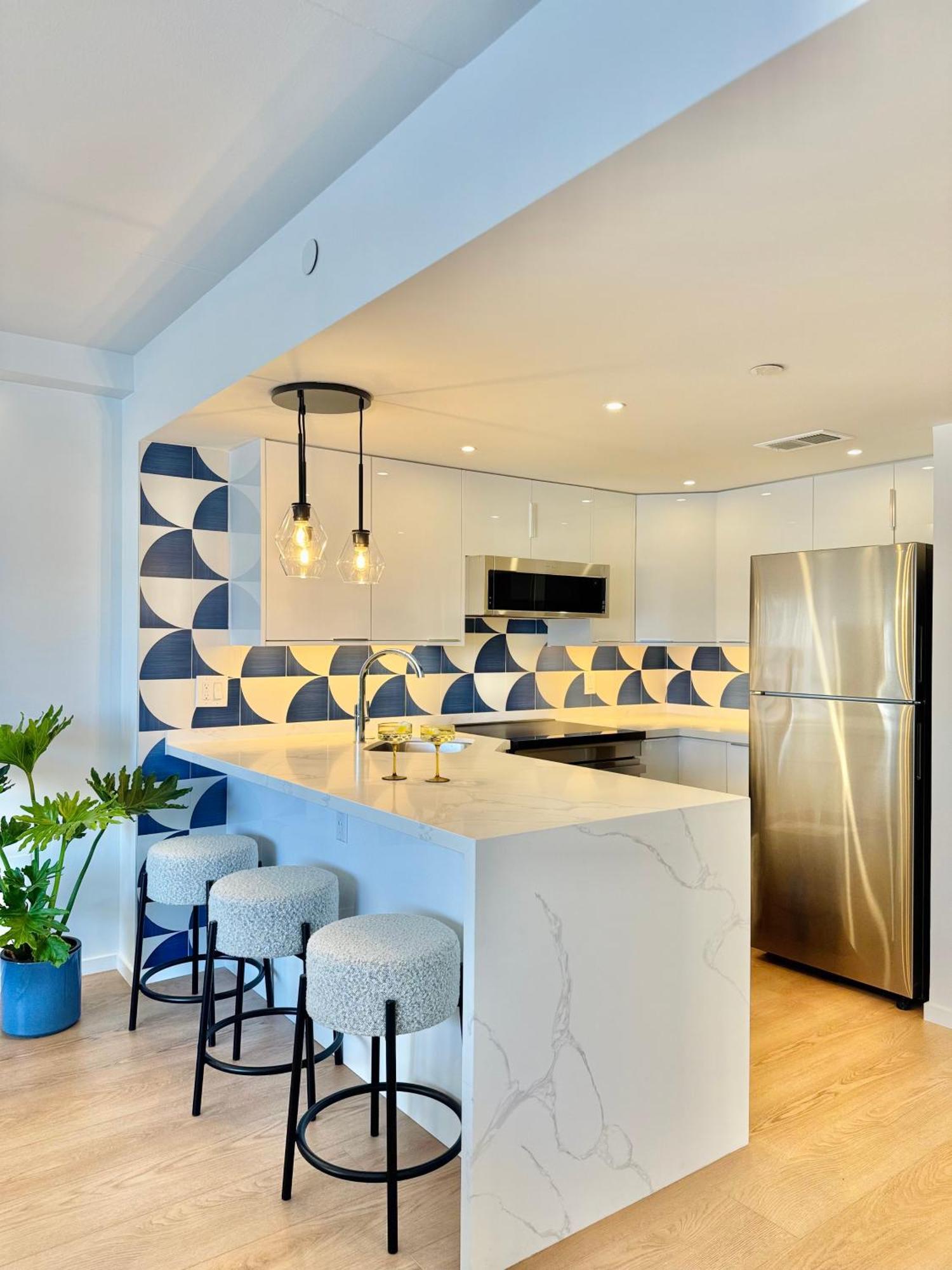 Panoramic Oceanview Resort - Full Kitchen In Each Room, 2 Swimming Pools, Onsite Restaurants, Fireworks Every Friday 檀香山 外观 照片